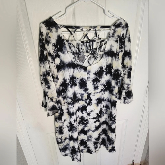 Free 2 Luv Stretchy Tie Dye Womens Tunic Top 1X - Picture 2 of 11